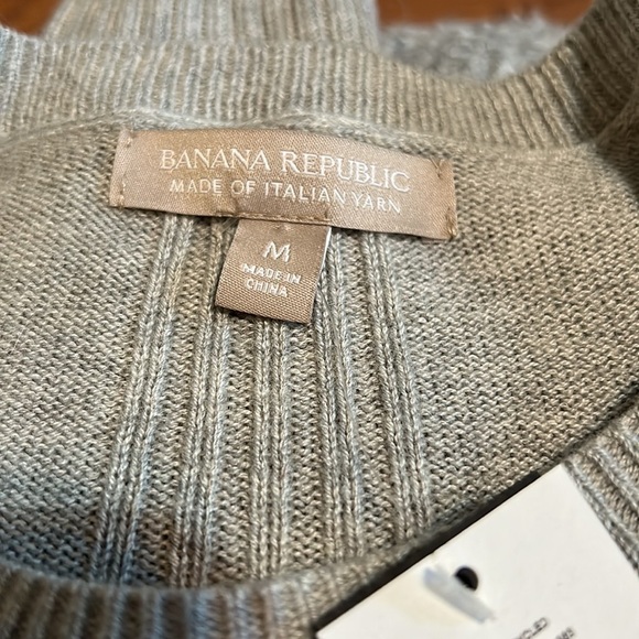 Banana Republic Italian Yarn sweater - Picture 8 of 9